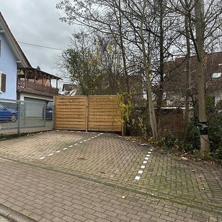 Helle Ferienwohnung mit Balkon, Küche, Parkplatz&Waschmaschine Offenburg Exterior foto