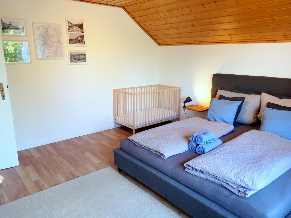 Helle Ferienwohnung mit Balkon, Küche, Parkplatz&Waschmaschine Offenburg Exterior foto
