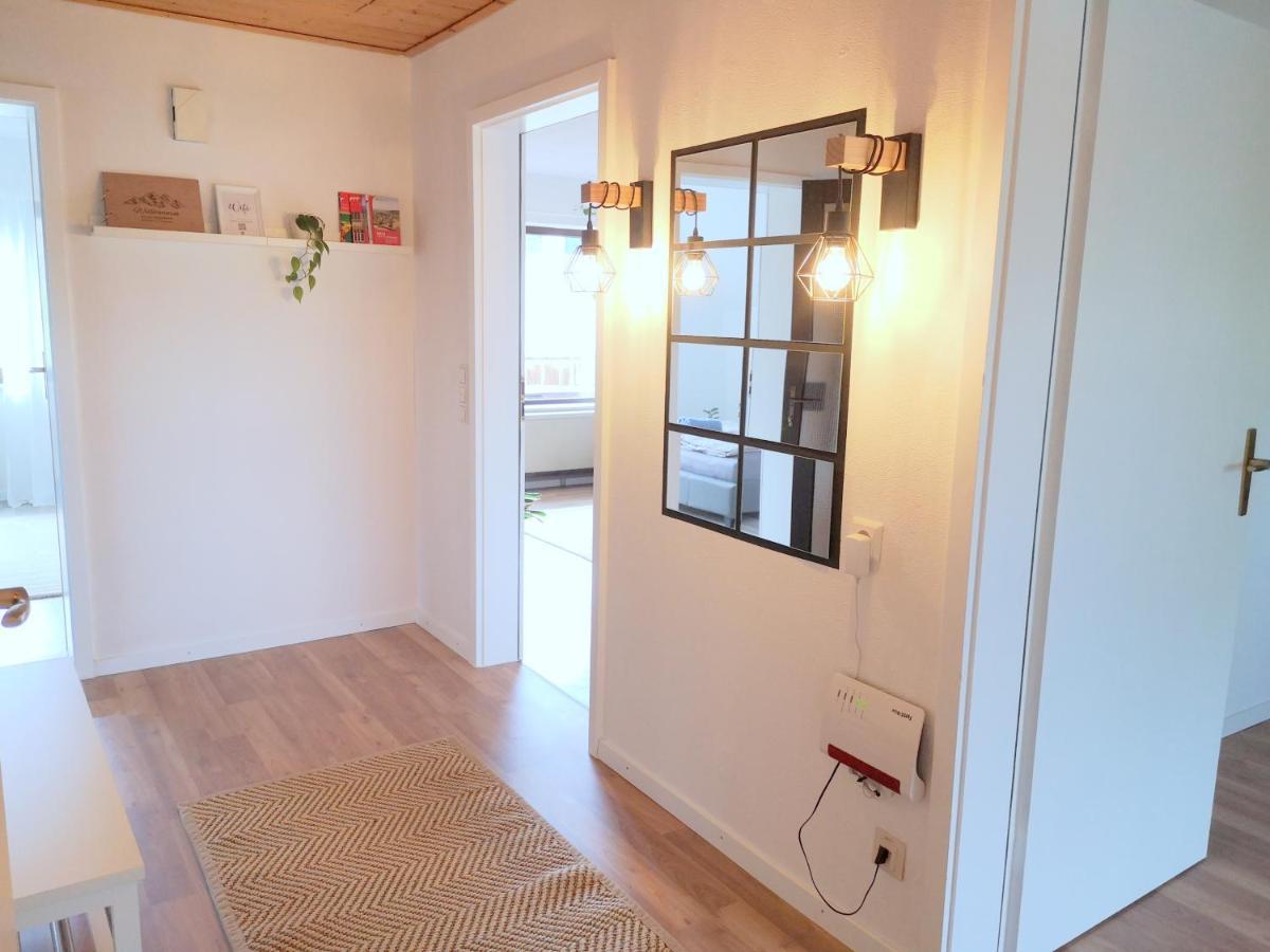 Helle Ferienwohnung mit Balkon, Küche, Parkplatz&Waschmaschine Offenburg Exterior foto