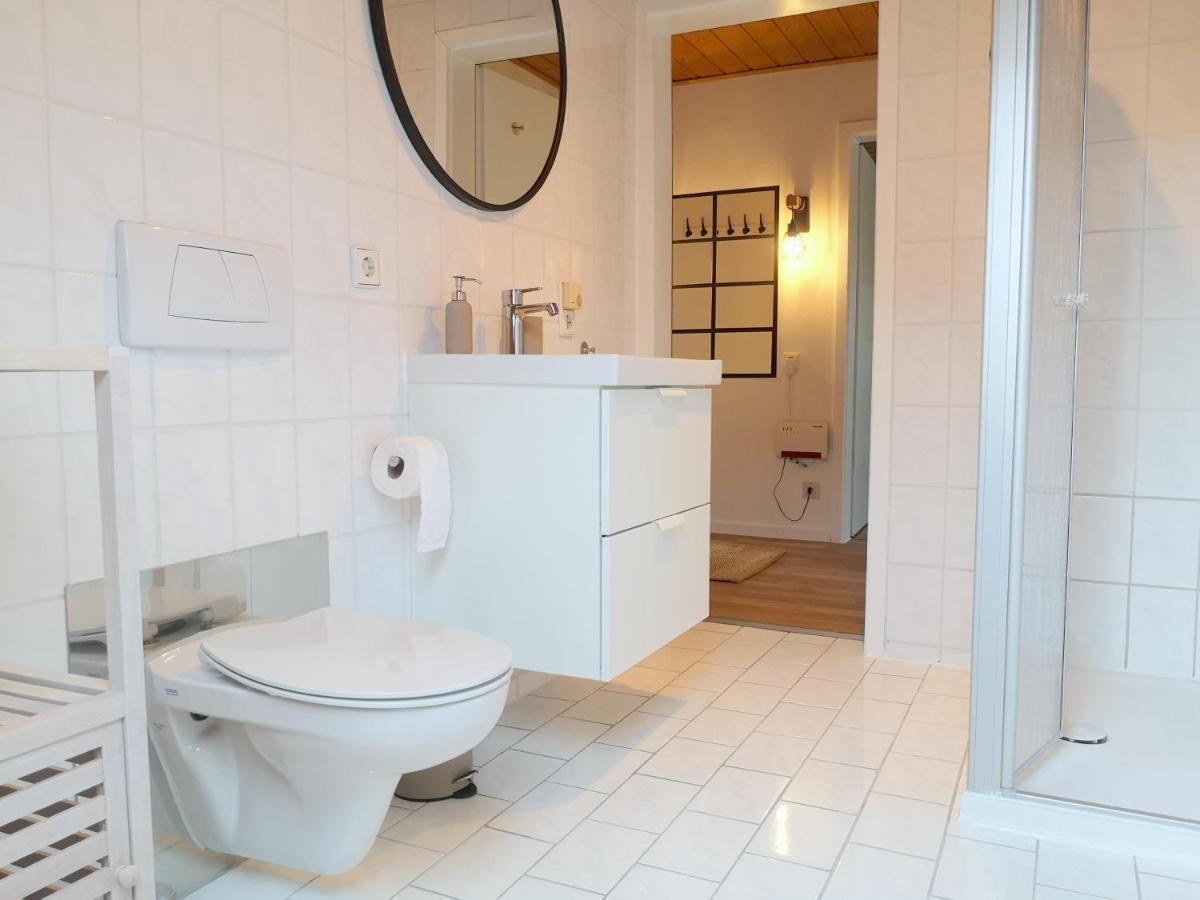 Helle Ferienwohnung mit Balkon, Küche, Parkplatz&Waschmaschine Offenburg Exterior foto